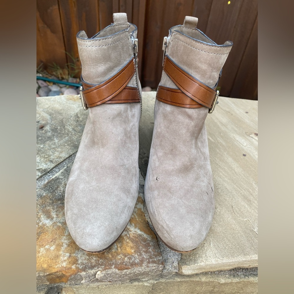 Coach Women’s Booties Block Heel Strap Ankle Boots Sz 6.5 B - Picture 7 of 16